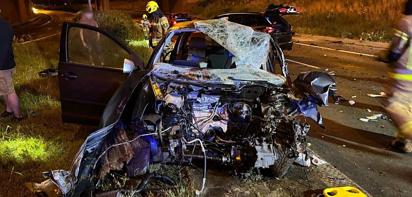 REGION: Auto wypadło z drogi. Jedna osoba nie żyje