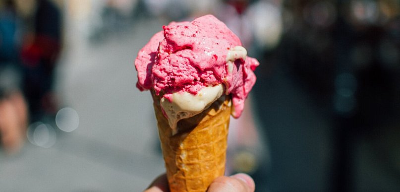 Burza o lody za czerwony pasek. Lokal z Pyzdr wspiera akcję Kanału Zero