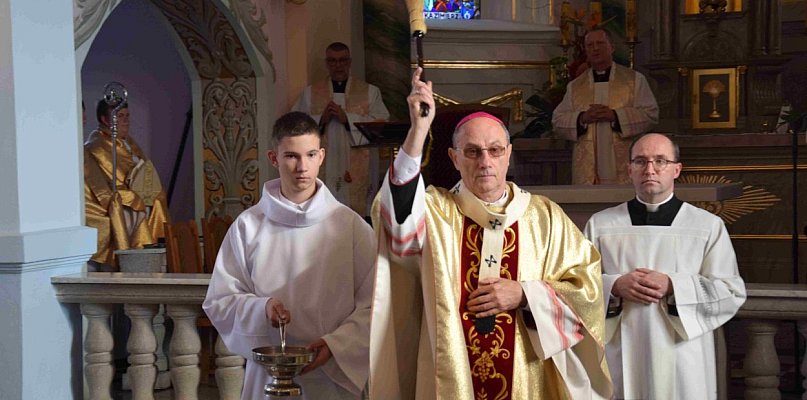 Stulecie kościoła i konsekracja ołtarza w Grabowie Królewskim [FOTO] - 39663