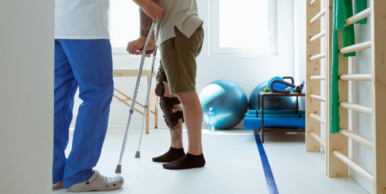 Rehabilitacja po endoprotezie biodra – jakie ćwiczenia są najważniejsze?