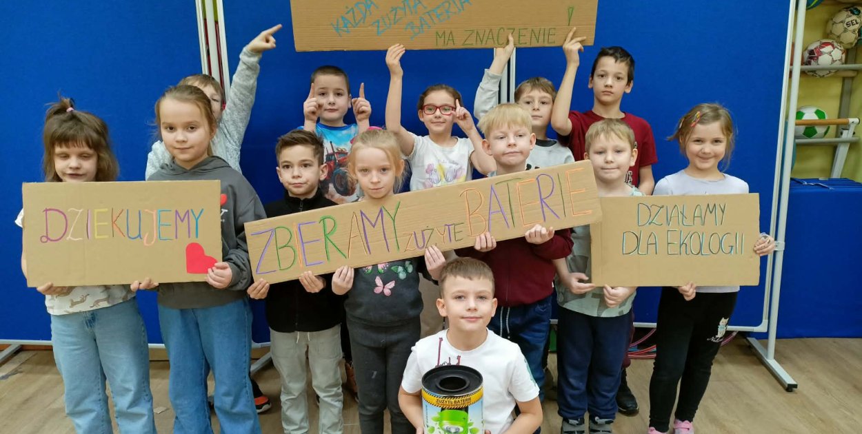 Dzieci ze Wszemborza zbierają zużyte baterie
