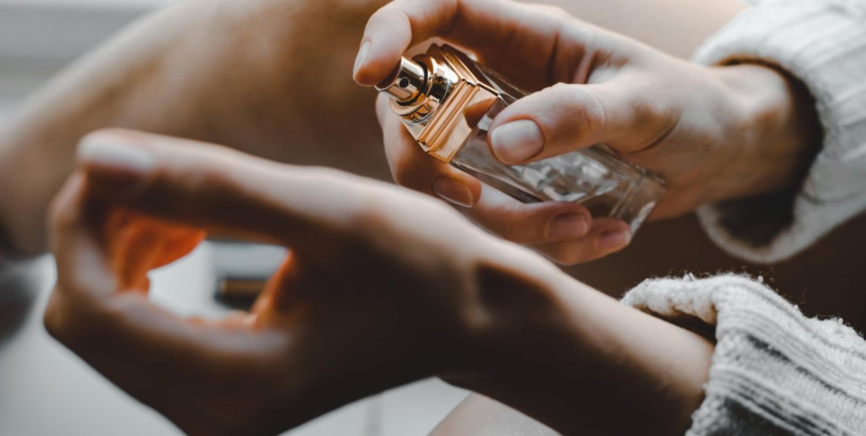 Jak bezpiecznie kupować perfumy online? Rzeczy, na które musisz zwrócić uwagę