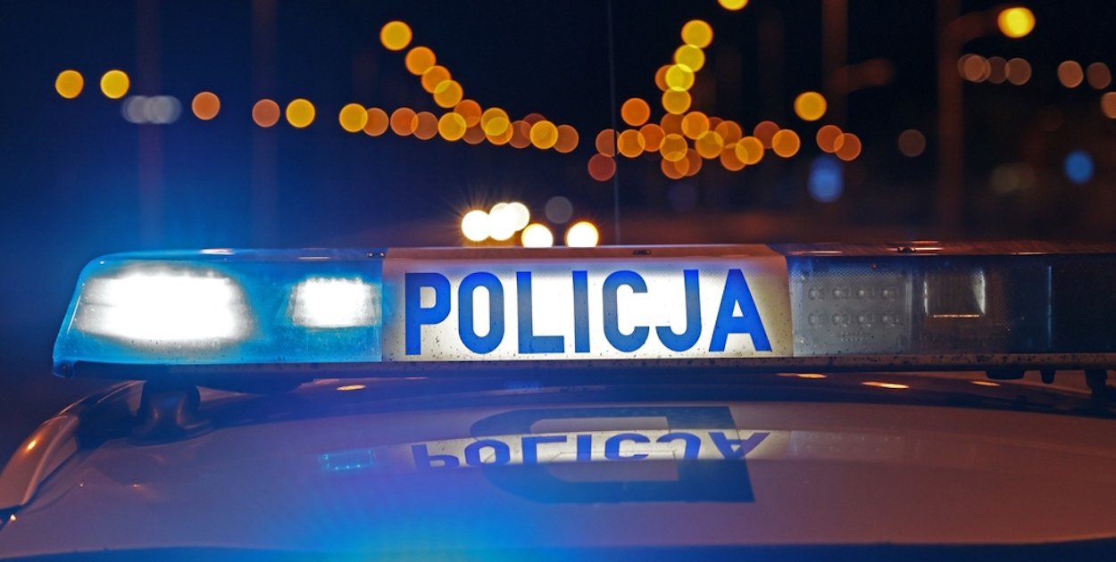 Poznań. Cudze tablice, łyse opony, zero uprawnień i kolizja