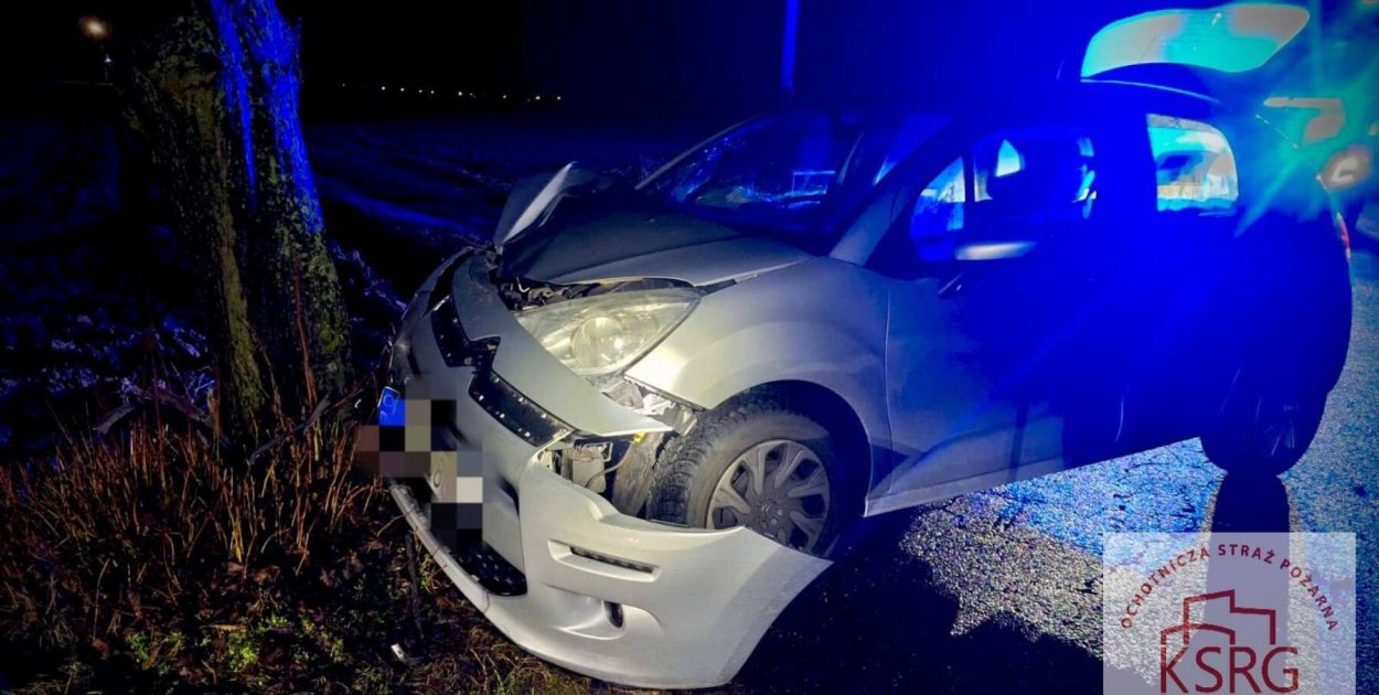 Wypadek w Otocznej. 21-latka trafiła do szpitala [FOTO]