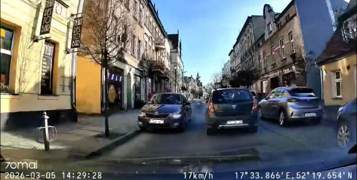 Niebezpieczna jazda pod prąd na ul. Jana Pawła II