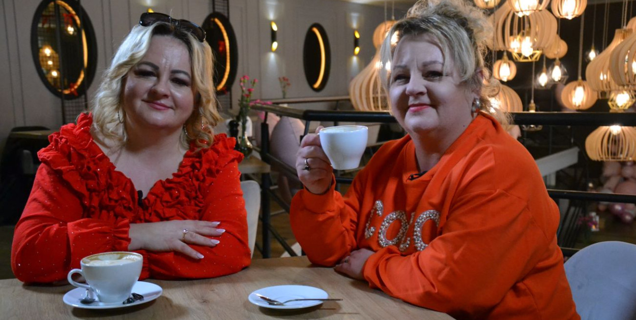 Telewizyjne bliźniaczki krążyły po wrzesińskich restauracjach