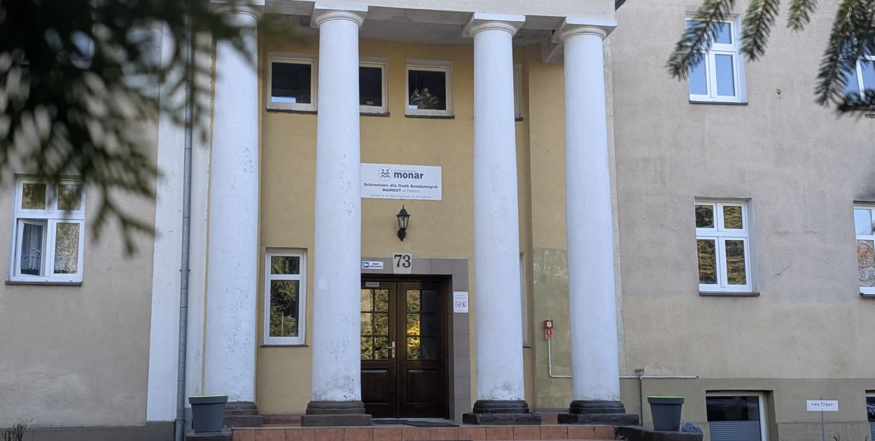 Najważniejsze, że jest dach nad głową