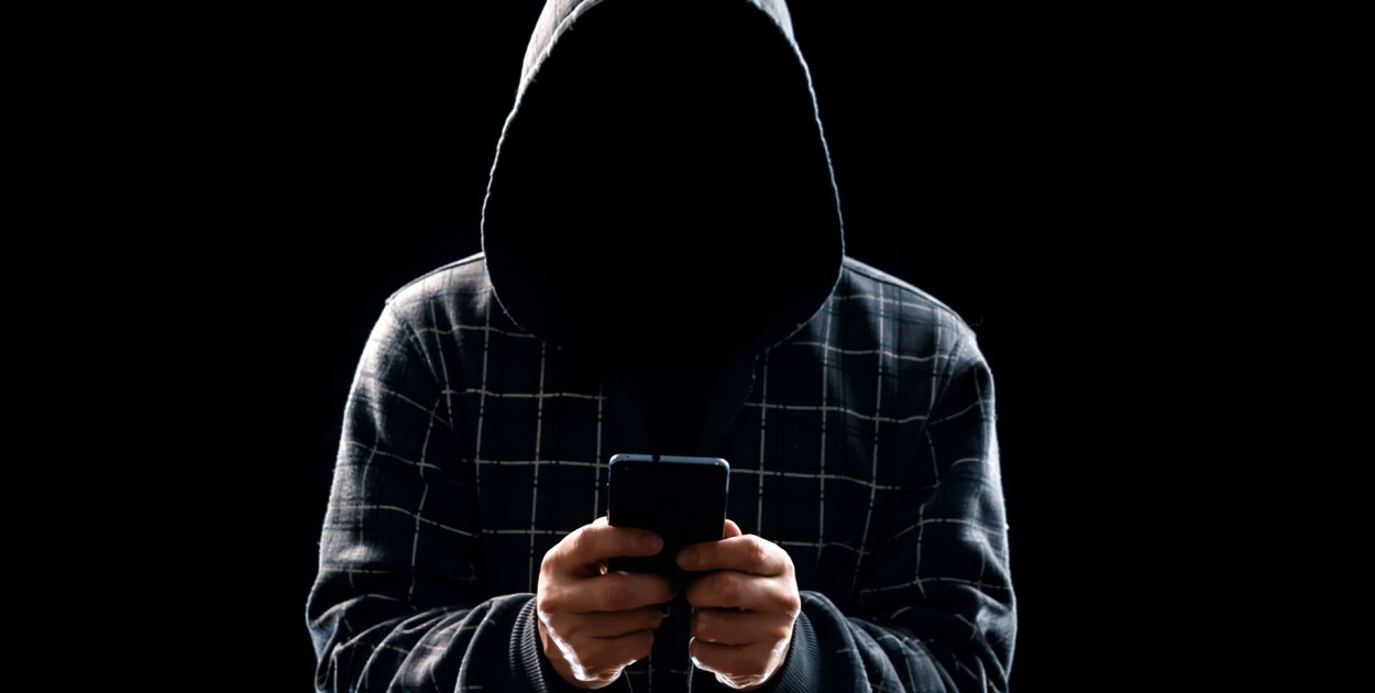 Policja ostrzega. Zmasowany atak oszustów na Wrześnię